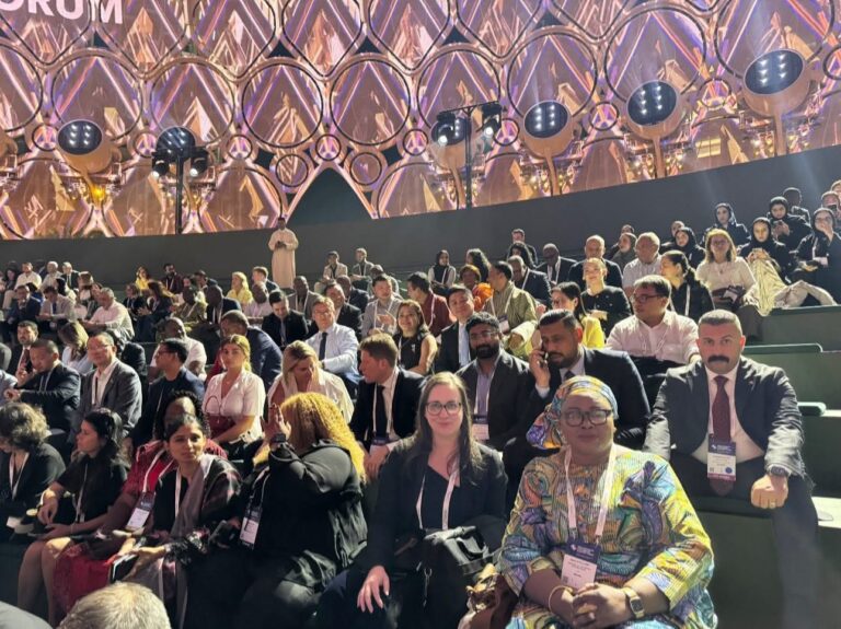 𝐇𝐞𝐫 𝐖𝐨𝐫𝐬𝐡𝐢𝐩 𝐋𝐨𝐫𝐝 𝐌𝐚𝐲𝐨𝐫𝐞𝐬𝐬 𝐑𝐨𝐡𝐞𝐲 𝐌𝐚𝐥𝐢𝐜𝐤 𝐋𝐨𝐰𝐞 𝐑𝐞𝐩𝐫𝐞𝐬𝐞𝐧𝐭𝐬 𝐁𝐚𝐧𝐣𝐮𝐥 𝐚𝐭 𝐭𝐡𝐞 𝟐𝟎𝟐𝟓 𝐀𝐬𝐢𝐚 𝐏𝐚𝐜𝐢𝐟𝐢𝐜 𝐂𝐢𝐭𝐢𝐞𝐬 𝐒𝐮𝐦𝐦𝐢𝐭 & 𝐌𝐚𝐲𝐨𝐫𝐬 𝐅𝐨𝐫𝐮𝐦