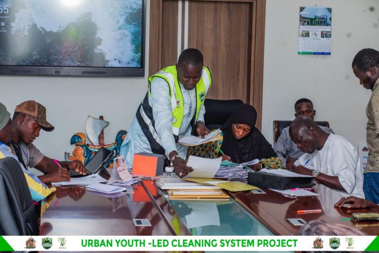 📄 𝐂𝐨𝐧𝐭𝐫𝐚𝐜𝐭 𝐒𝐢𝐠𝐧𝐢𝐧𝐠 – 𝐔𝐫𝐛𝐚𝐧 𝐘𝐨𝐮𝐭𝐡-𝐋𝐞𝐝 𝐂𝐥𝐞𝐚𝐧𝐢𝐧𝐠 𝐏𝐫𝐨𝐣𝐞𝐜𝐭